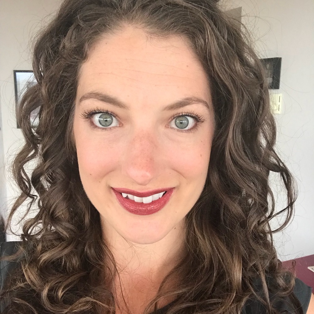 Meet your Posher, Lauren